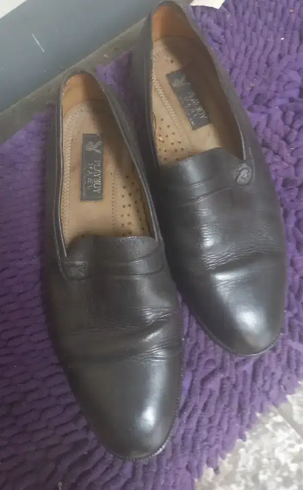 Sepatu pantofel kulit merk playboy no 41.