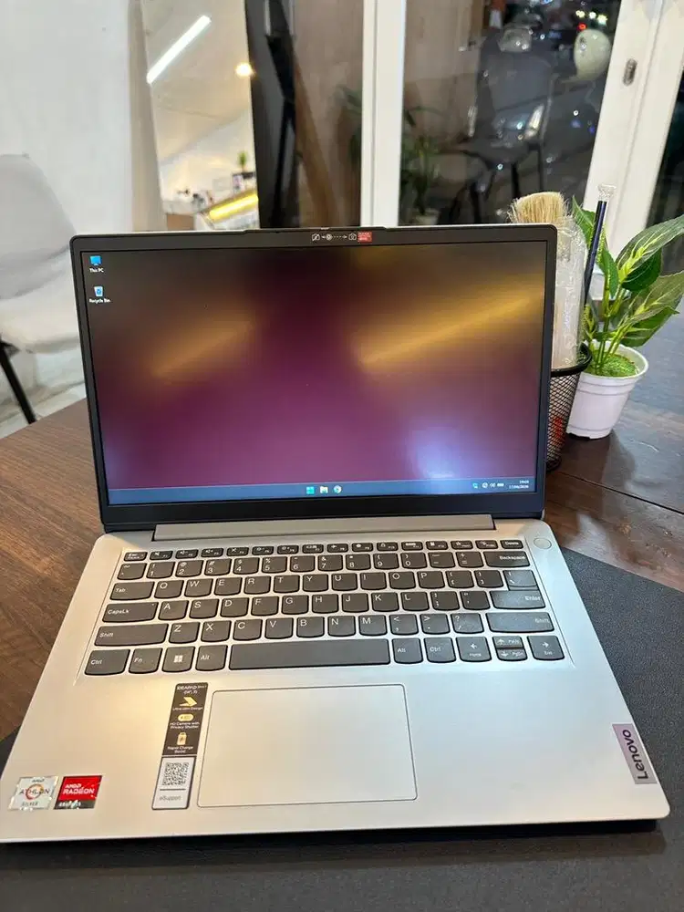 Laptop Lenovo ideapad slim 1 8/256 Silver unit + charger