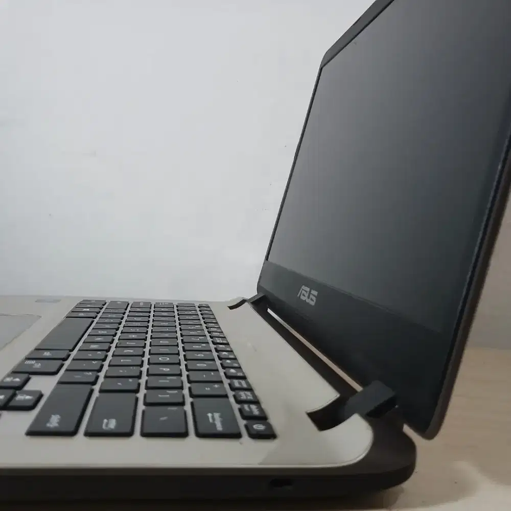 Asus a407ma n4000 RAM 4GB HDD 1TB