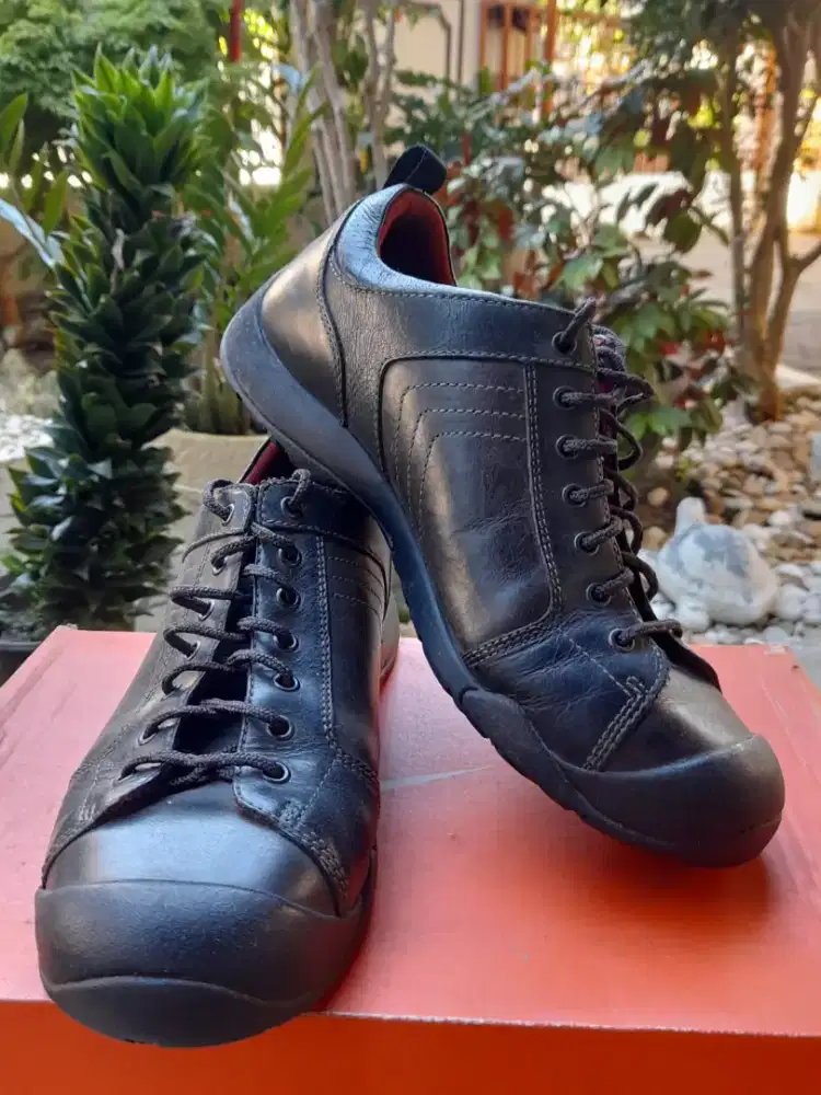 Jual Sepasang Sepatu Rockport Kulit WaterProof