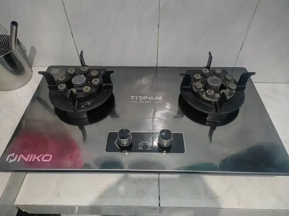 Kompor tanam/meja Niko Titanium Flip plus