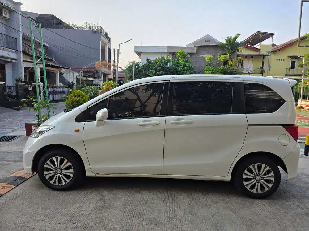 Honda Freed 2012 Bensin