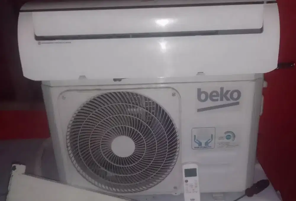 Service ac,bongkar pasang ac,cuci ac,isi freon dll