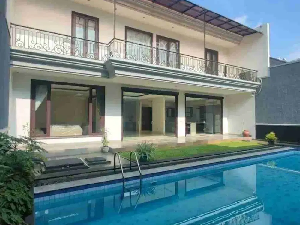 Dijual cepat rumah mewah 2.5lantai di Pondok Indah