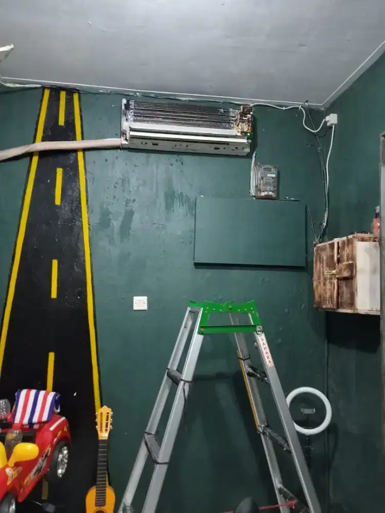 Service ac,bongkar pasang ac,cuci ac,isi freon dll