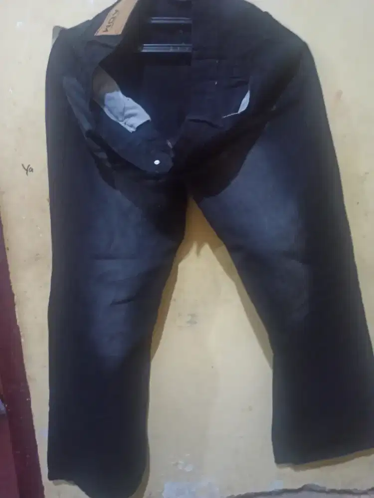 Celana jeans denim