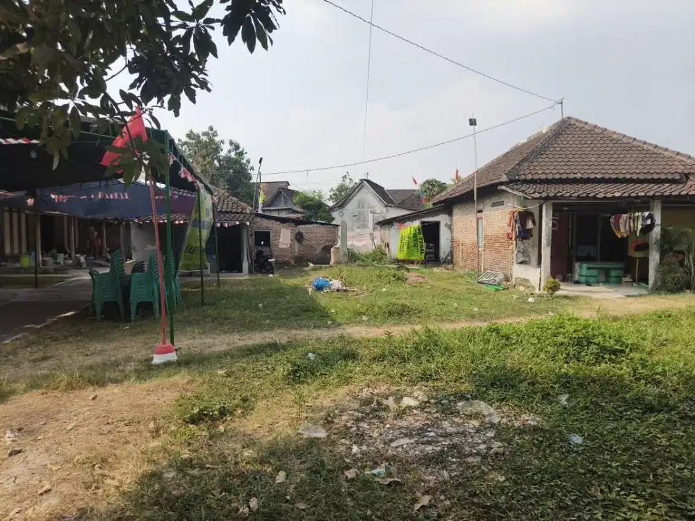 Tanah dan 2 Rumah di Depan SMA Muhammadiyah Gubug