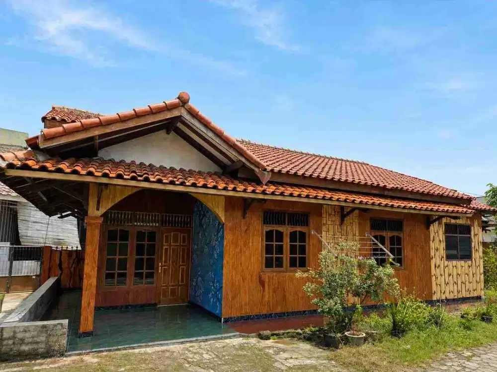 DIJUAL – Rumah Lahan Luas 180 m² Dekat TMII & Tol