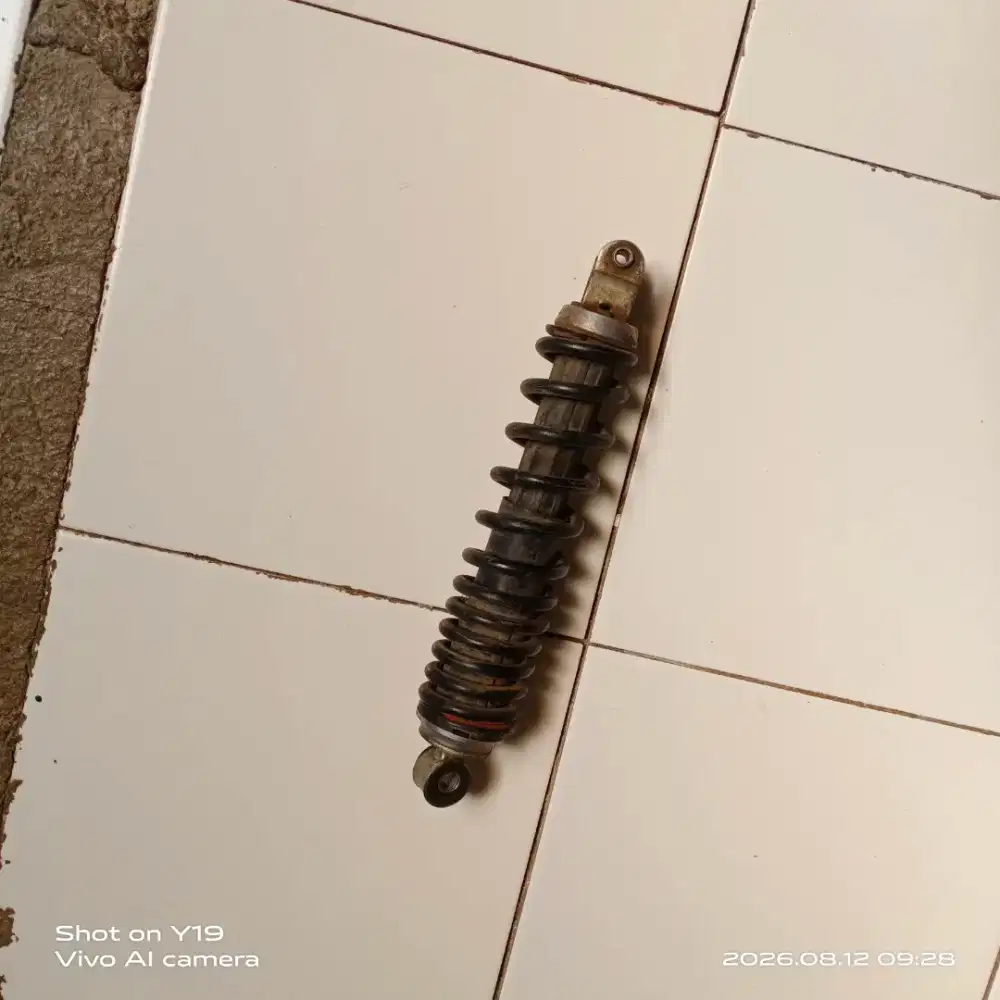 Pahami deskripsi 1 shockbreaker Vario belakang