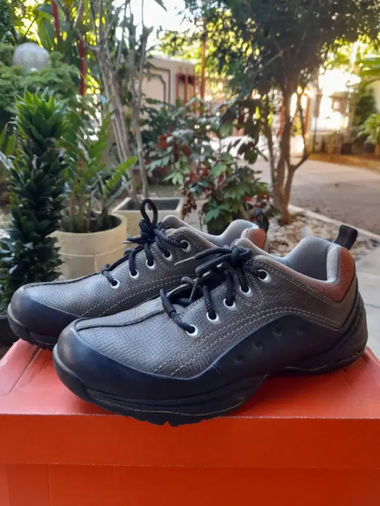 Jual Sepasang Sepatu Rockport Kulit WaterProof