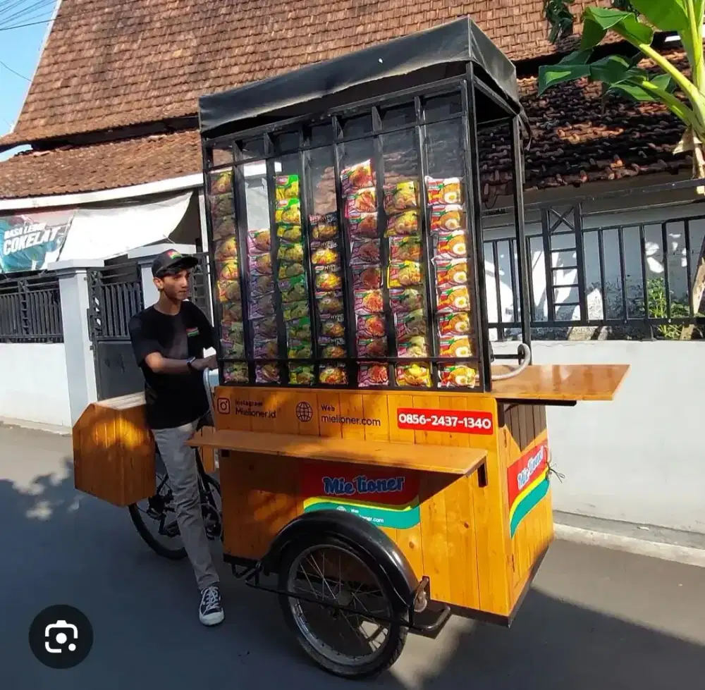 Pelayan Warung Makan