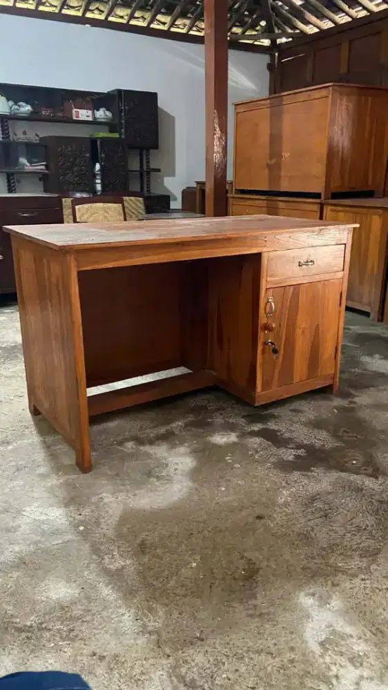 Meja kasir kayu jati