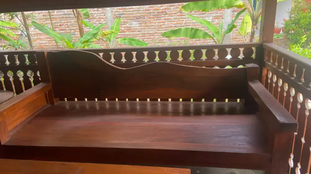 Kursi santai panjang kayu jati