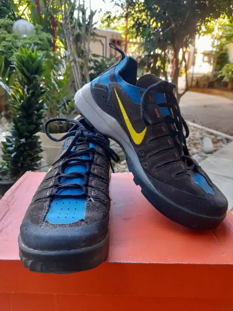 Jual Sepasang Sepatu Nike Kulit