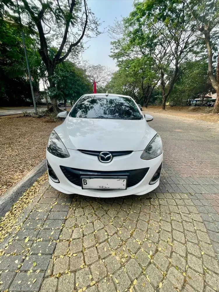 Mazda 2 1.5 RZ AT 2013 Hatchback