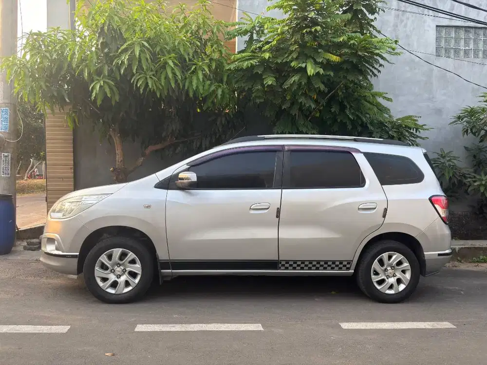 Mobil Dijual Chevrolet Spin LTZ 2015