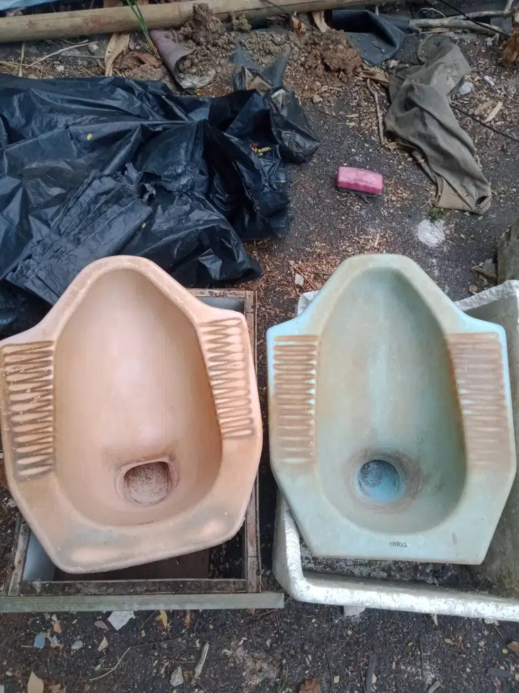Closet jongkok bekas murah