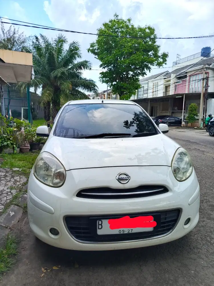 Nissan March 2012