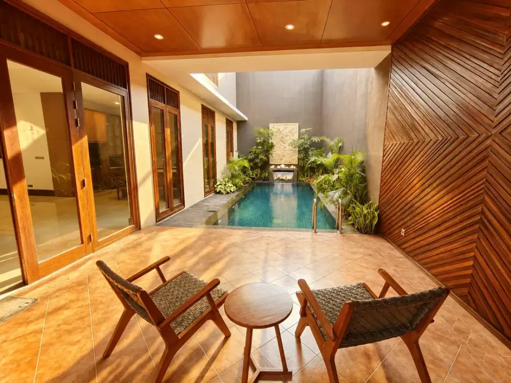 Rumah KBP Larangtapa Kota Baru Parahyangan ada Kolam Renang