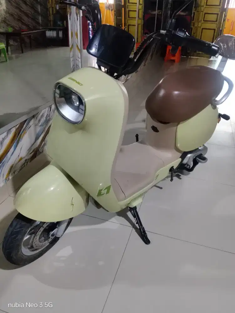 DIJUAL SEPEDA LISTRIK GENIO VESTRA L1