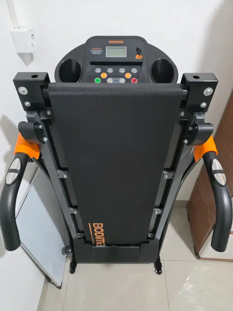 Treadmill merek bodimax