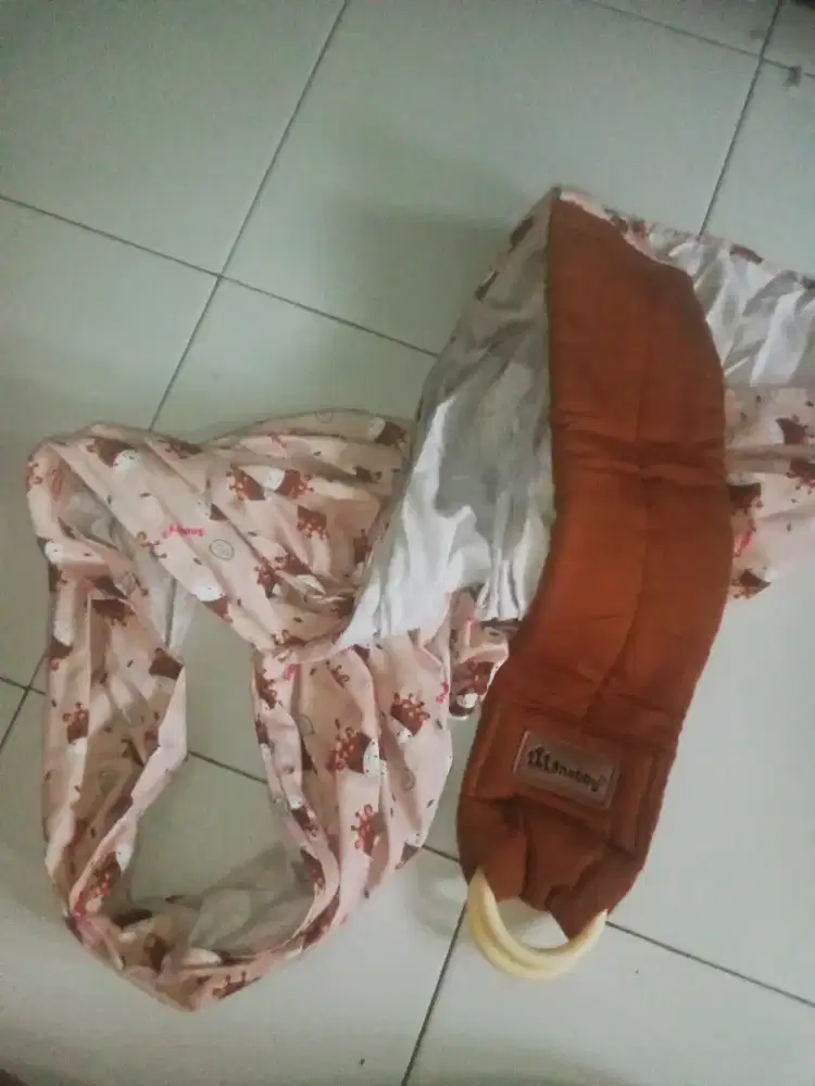 Gendongan Baby dan Baby walking