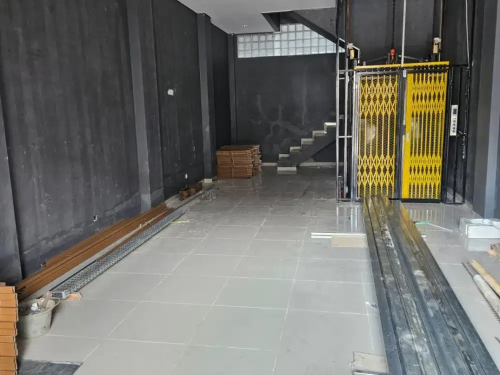 Ruko Holis Regency Ada Lift Barang