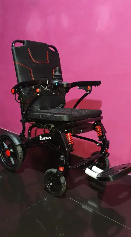 Kursi roda elektrik listrik