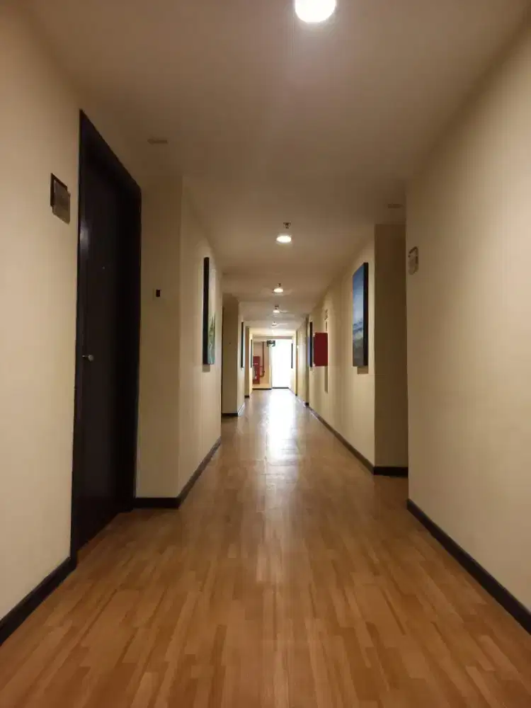 Unit siap dihuni, twin bed dan fasilitas hotel. Tinggal bawa koper