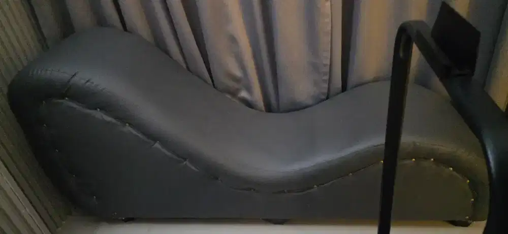 Kursi / sofa Tantra dijual cepat
