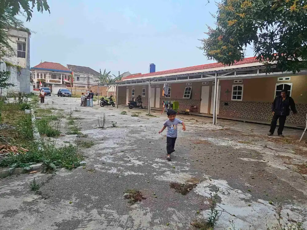 rumah kos murah luas 1000 atau bagus dibangun kantor, kafe, rumah posisi hanya 50 m dari jalan raya malang surabaya. akses jalan lebar bagus buat usaha