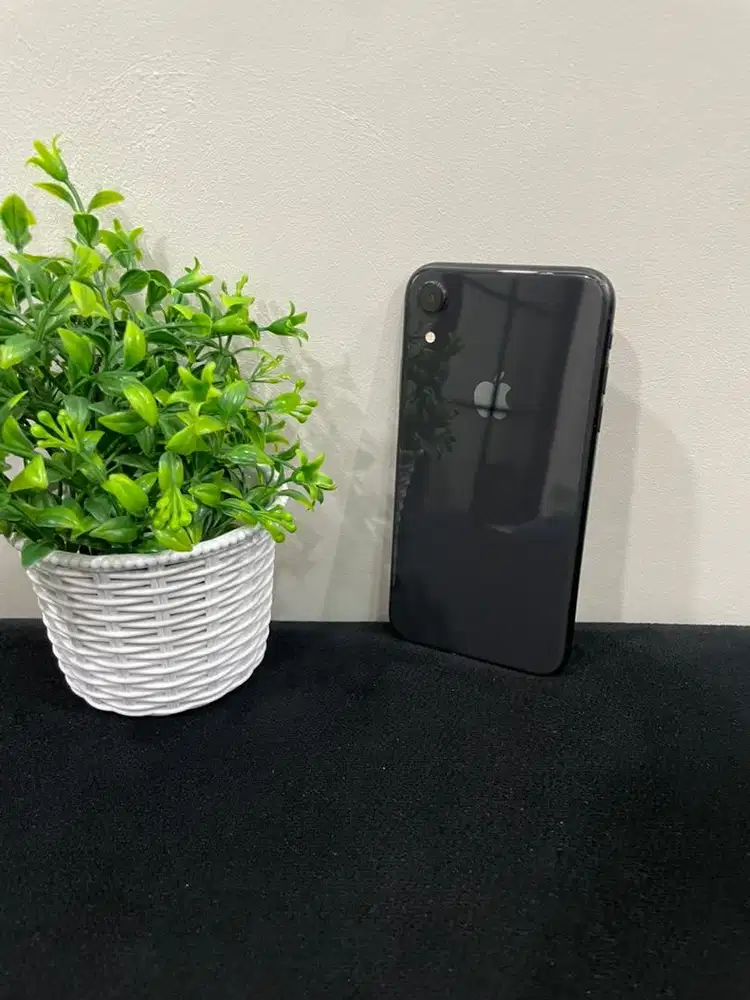 IPhone XR 128GB Black mulus Fullset Ori BH 92% Sinyal Permanent