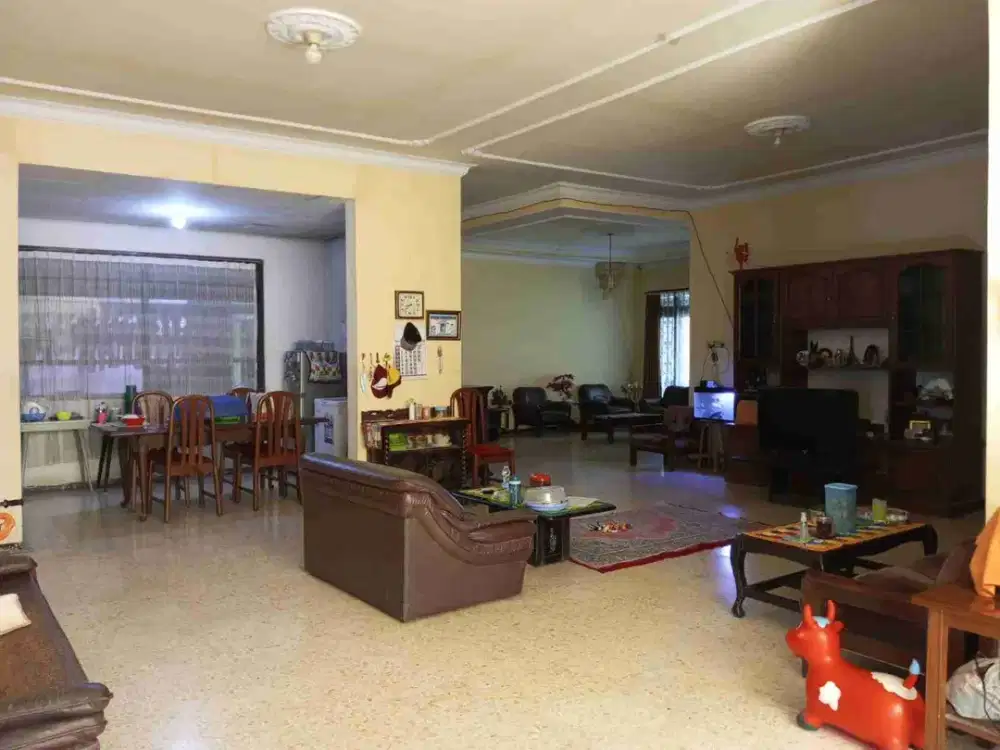 rumah kokoh murah sangat dekat jalan raya dan lokasi pinggir jalan. sisa tanah besar dan bisa parkiran luas .lokasi candi renggo hanya 150 m dari jalan raya depan rumah jalan rame bagus buat usaha