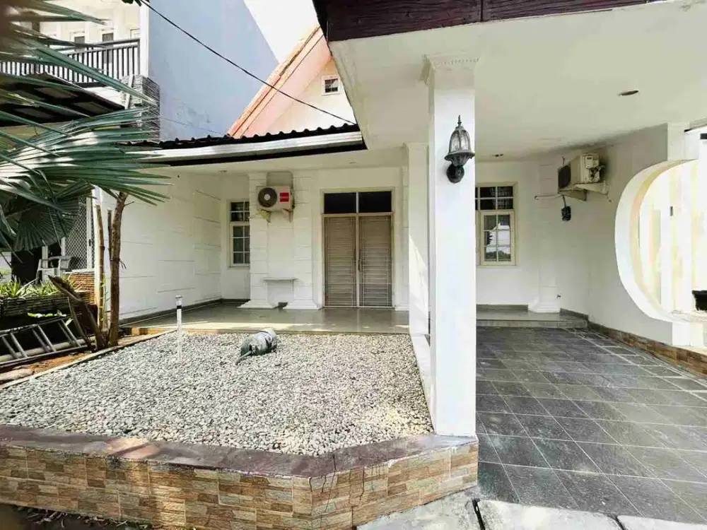 Di Sewa Rumah Furnished Taman Beverly