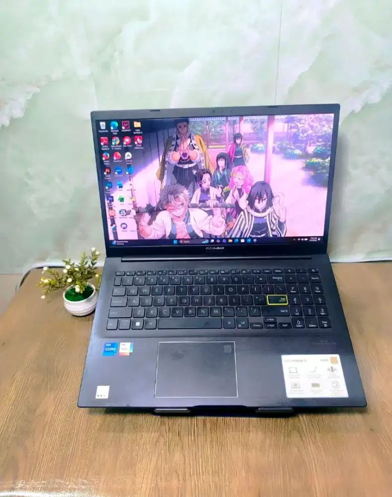 ASUS VIVOBOOK K513E  
Intel Core i7-1165G7 RAM 8GB SSD 512GB