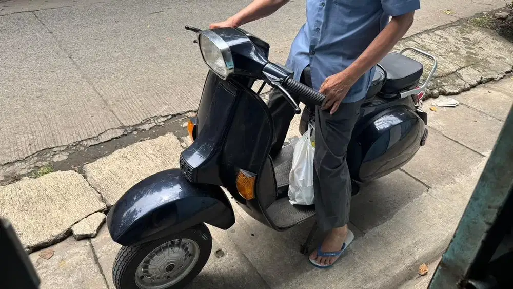 Vespa PS 1987 Body Standar - Plat Hidup Pajak s/d 2029 - Siap Pakai