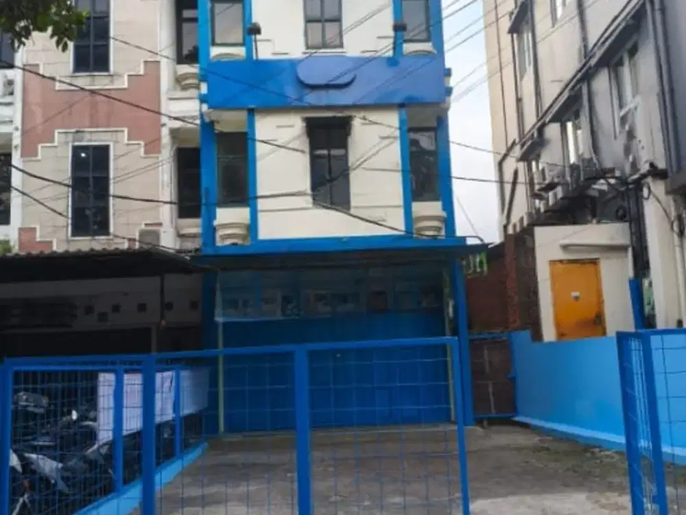 Ruko Mainroad Jl. BKR Strategis Tengah Kota
