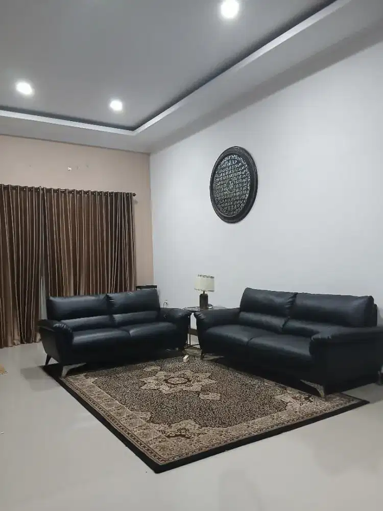 Sofa kulit hitam INFORMA ziva