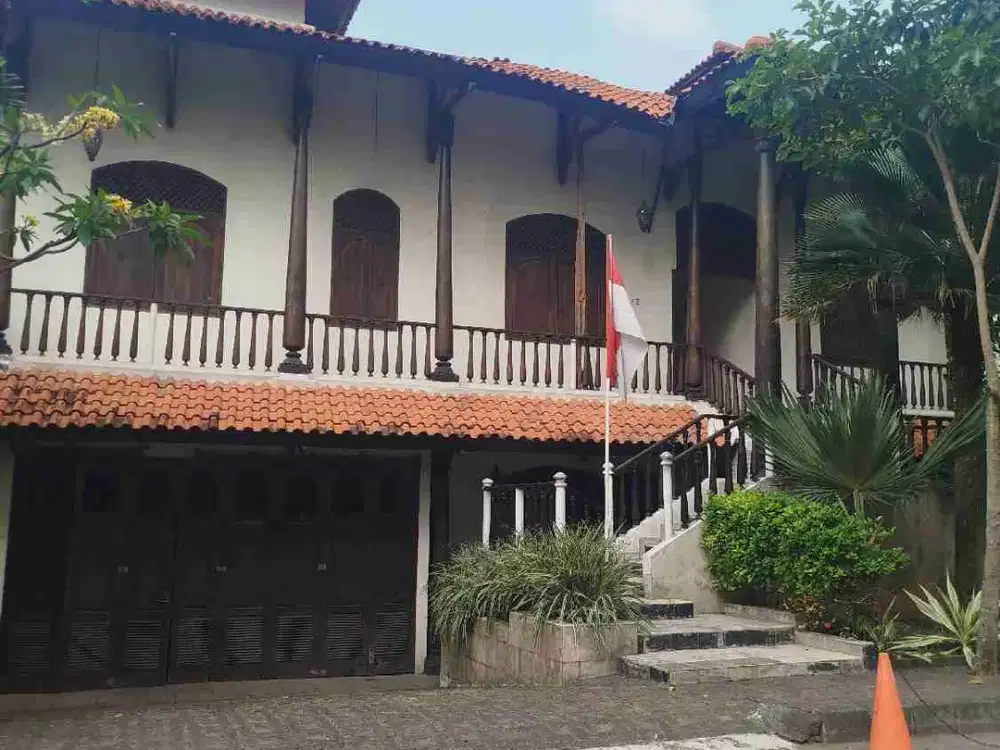 Rmh di jual cepat di daerah kemang jakarta selatan, dlm perumahan.. harga nego