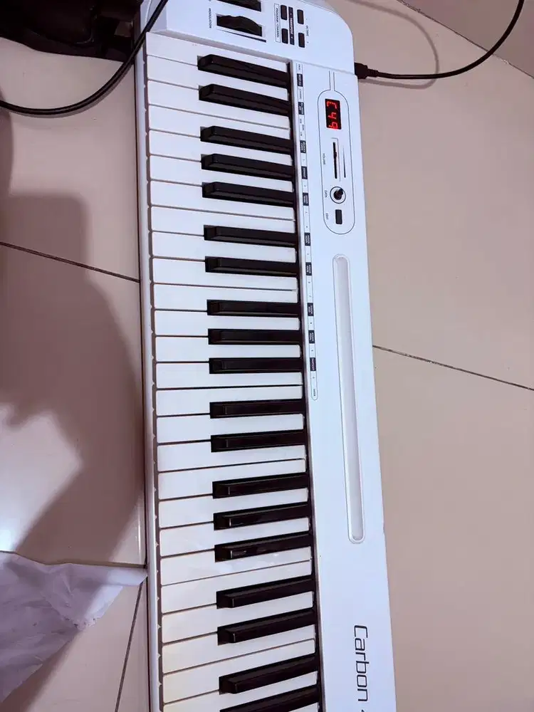 Midi controller - samson carbon 49