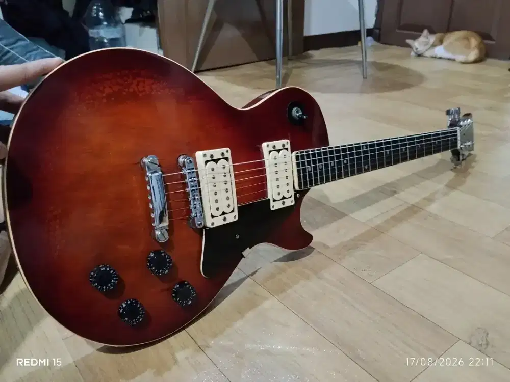 Gutar isuzu les paul japan thn 1970an