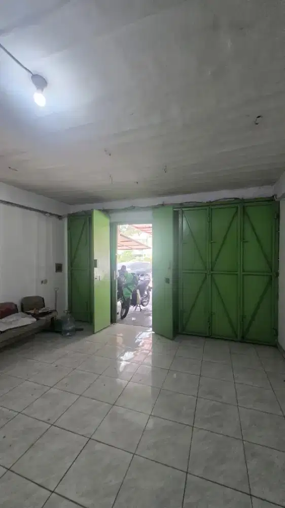 Sewa Ruko Lokasi Strategis
Kelapa Gading Jakarta Utara