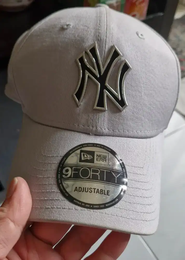Topi NEW ERA 940 METAL Badge Grey BNWT (BARU) fulltag ORI MURAH!
