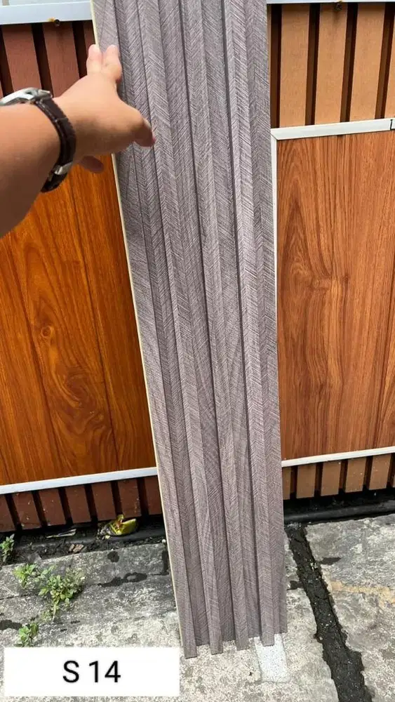 Distributor wallpanel