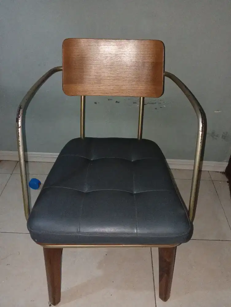 Kursi Ex Kantor