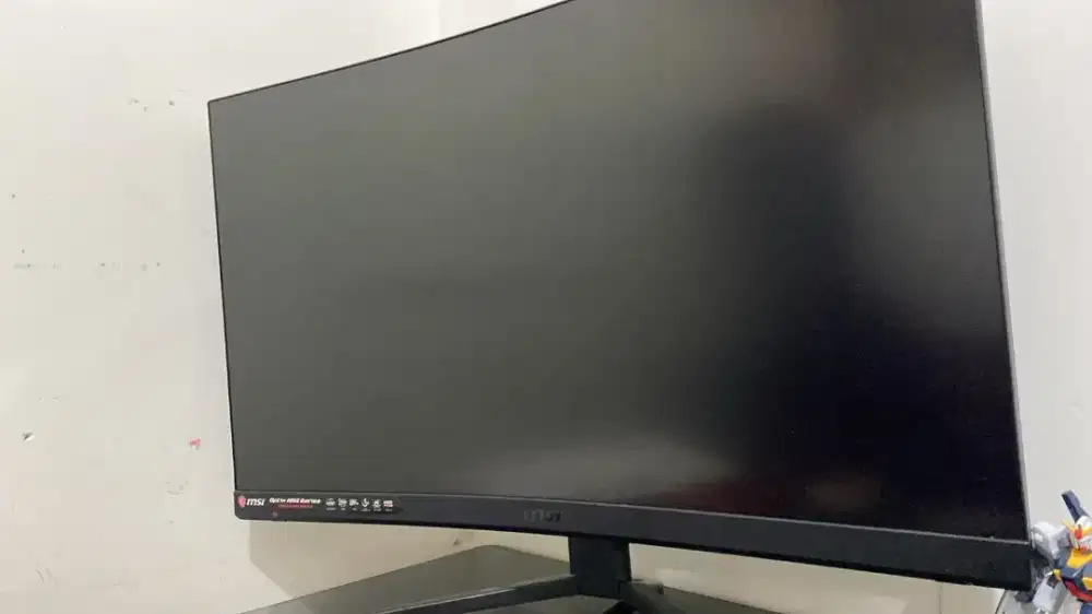 MSI OPTIX MAG SERIES MAG272C 27”