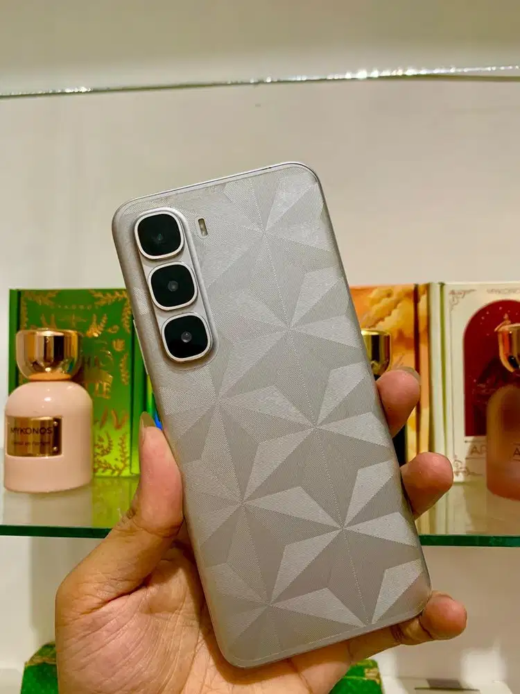 Infinix hot 60 pro plus 8+8/256-Lengkap-harga net aja