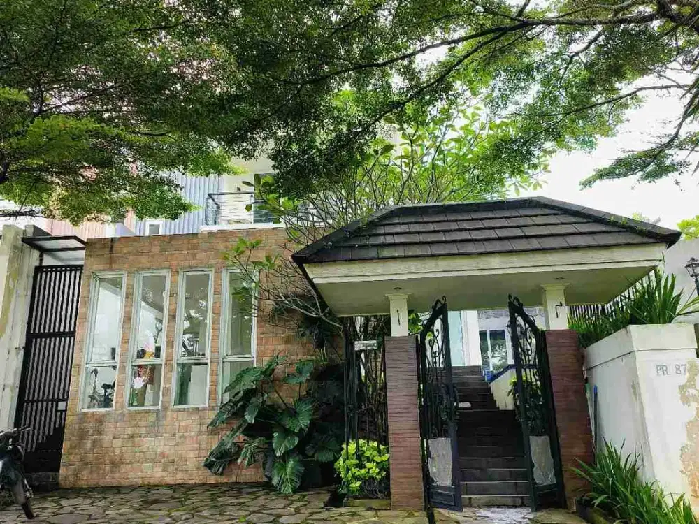 Dijual Rumah Rancamaya Golf View, pemandangan Gunung Salak, hdp barat, Lt. 415 m2