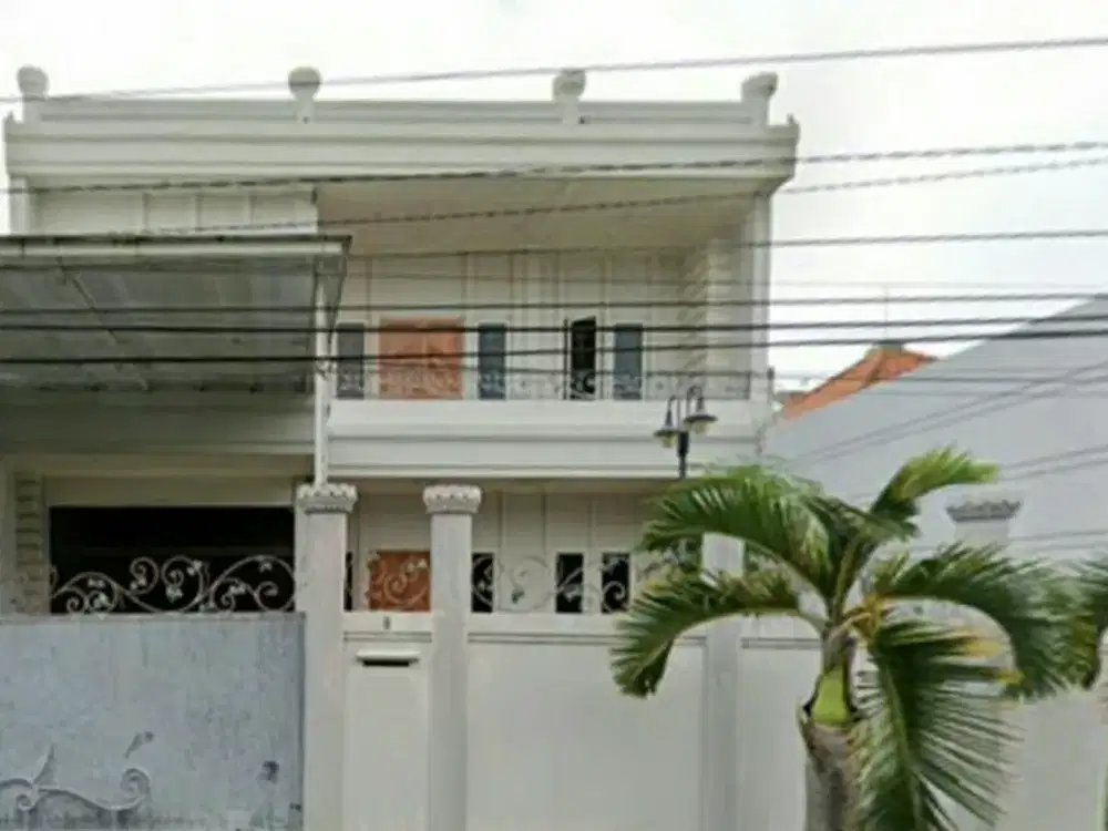 Dijual Rumah Second terawat di Manyar bisa untuk usaha, rumah tinggal