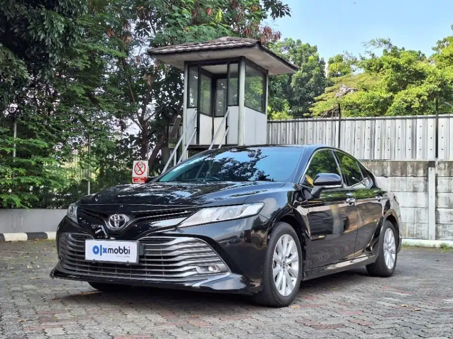 KM Rendah - Toyota Camry 2.5 V Bensin-AT 2021